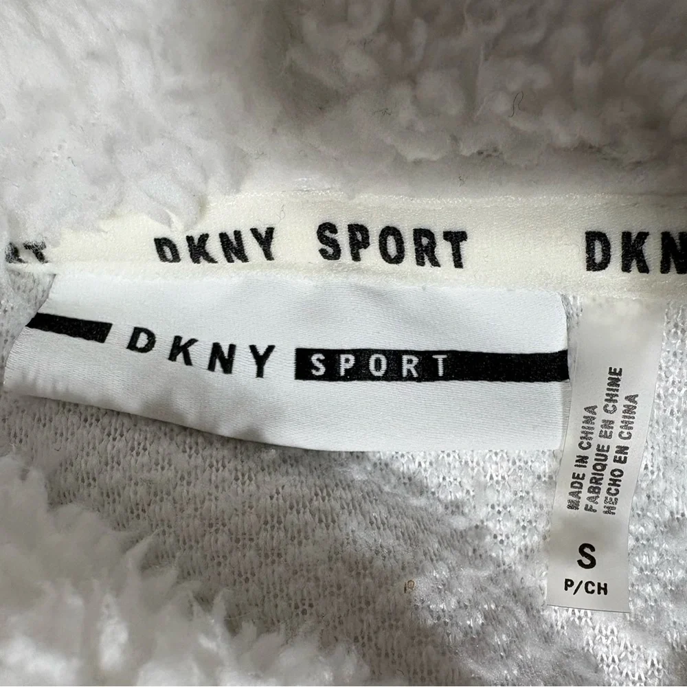 DKNY Sport New York Yankees Sherpa Hoodie Pullover White Women's Size Small - Picture 5 of 11